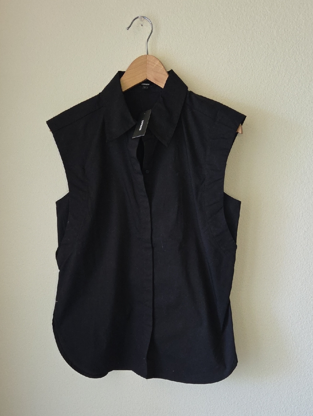 Express Black Sleeveless Collared Button-Front Top Sz M NEW Classic Capsule